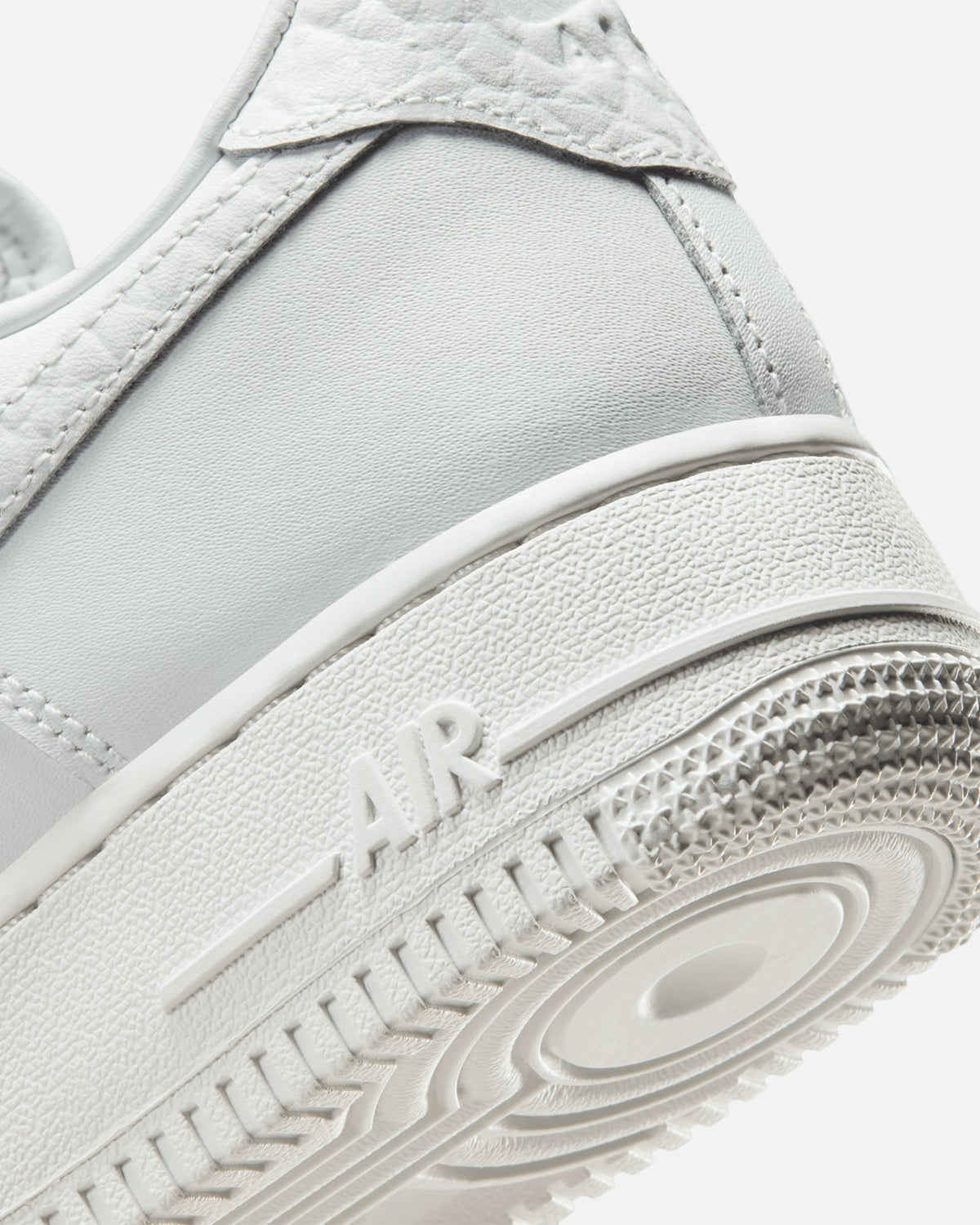 Nike Women's Air Force 1 '07 Low Summit White