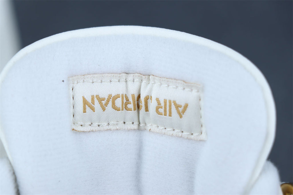 Wmns Air Jordan 4 Retro 'Metallic Gold'